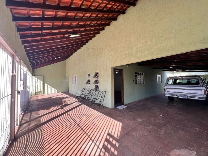CASA AMPLA NO CORONEL ANTONINO