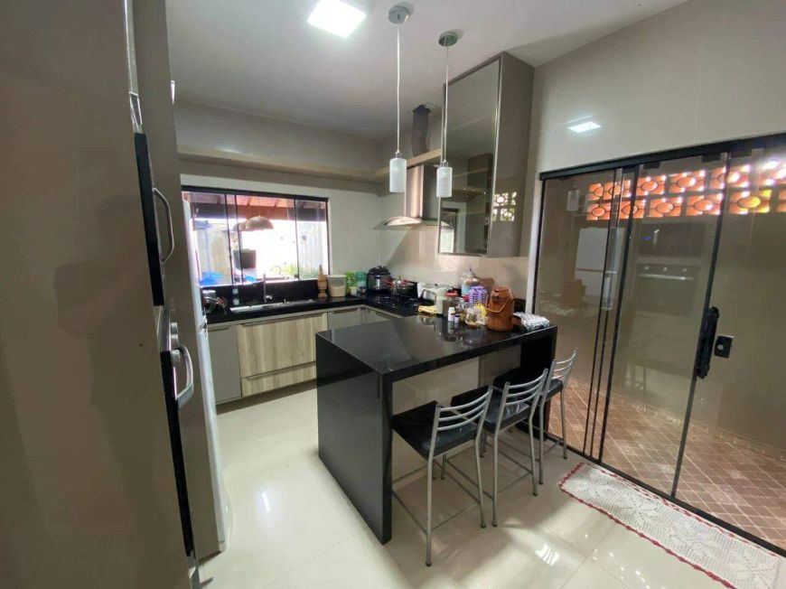 Casa Térrea à venda, 3 quartos, 2 suítes, 4 vagas, Residencial Oliveira - Campo Grande/MS