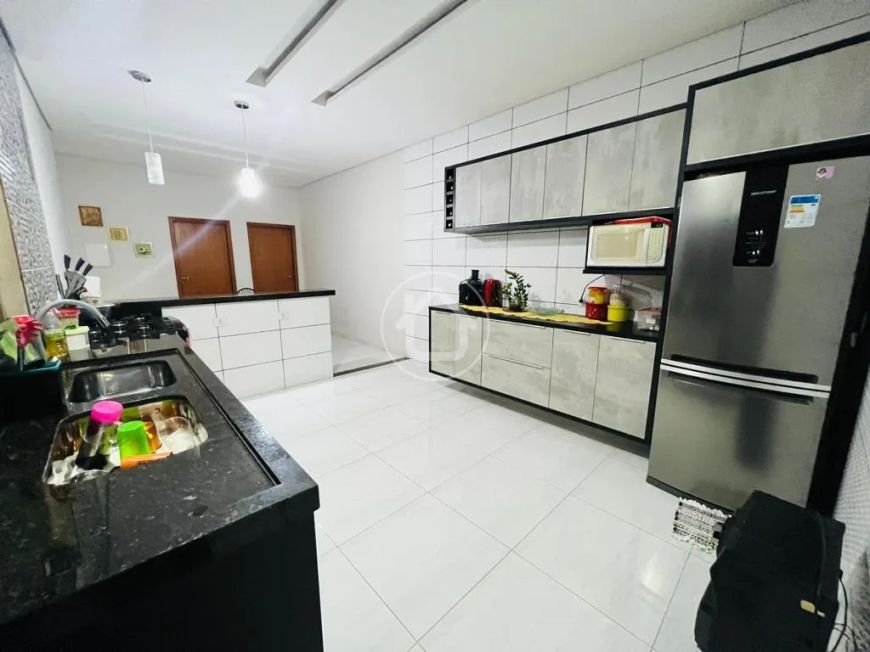 CASA NO CAIOBÁ COM SUÍTE,PISCINA E GOURMET