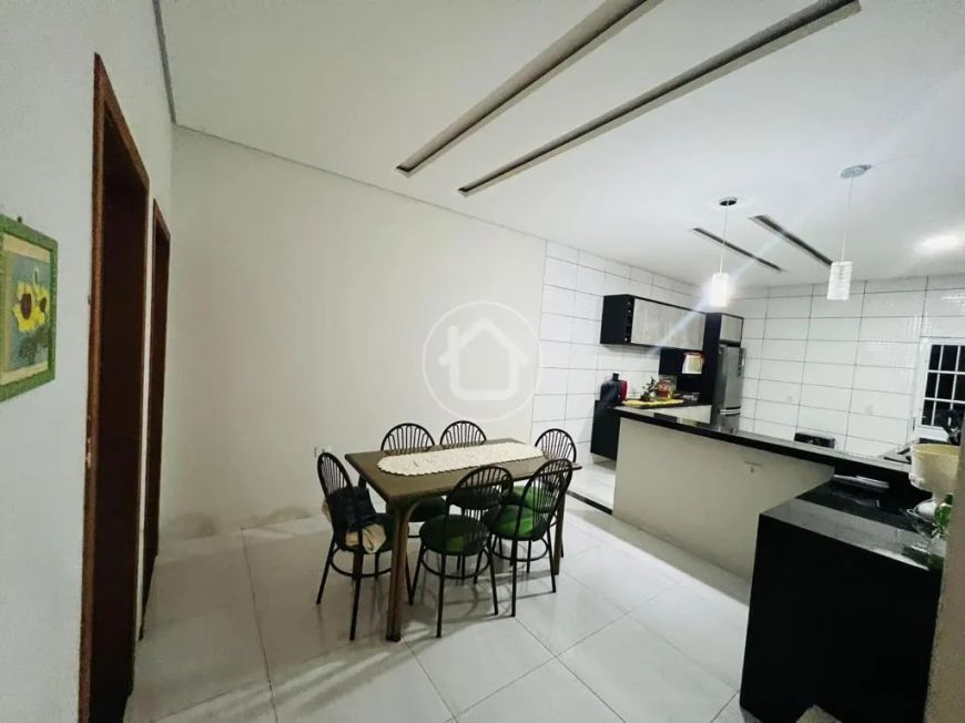 CASA NO CAIOBÁ COM SUÍTE,PISCINA E GOURMET