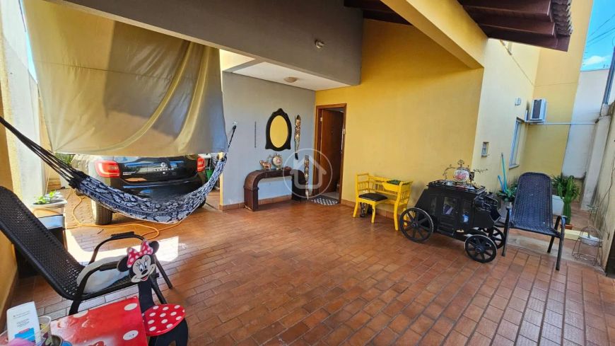 SOBRADO COM 3 QUARTOS MONTE CASTELO