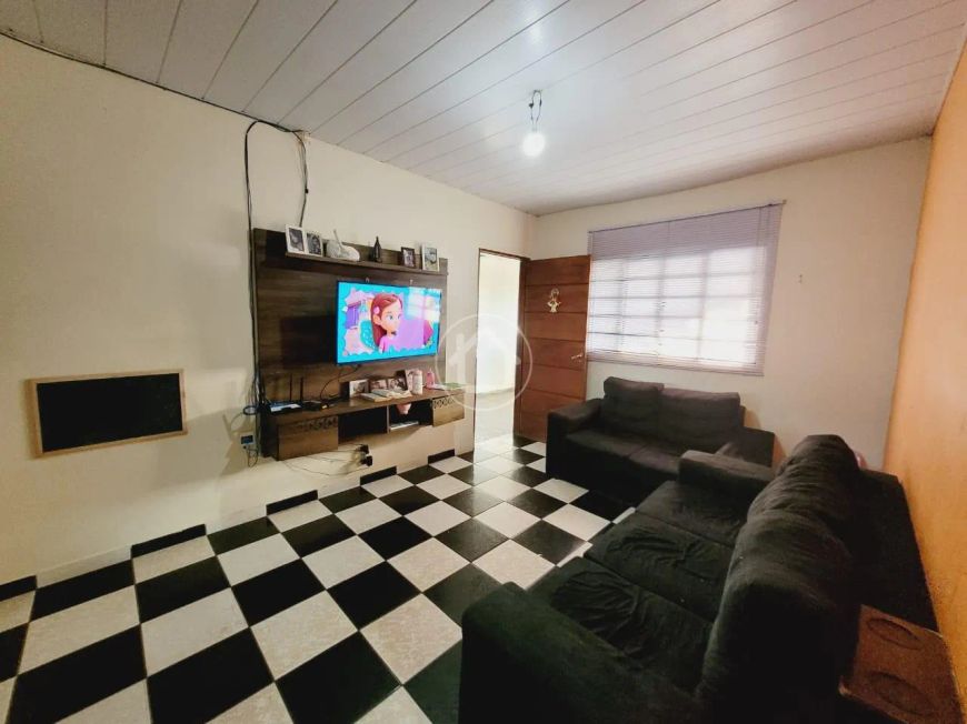 CASA COM 3 QUARTOS SENDO 1 SUÍTE