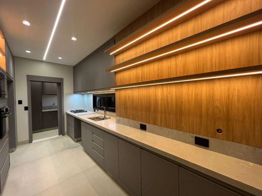 Casa térrea com 3 Suítes em Alphaville II