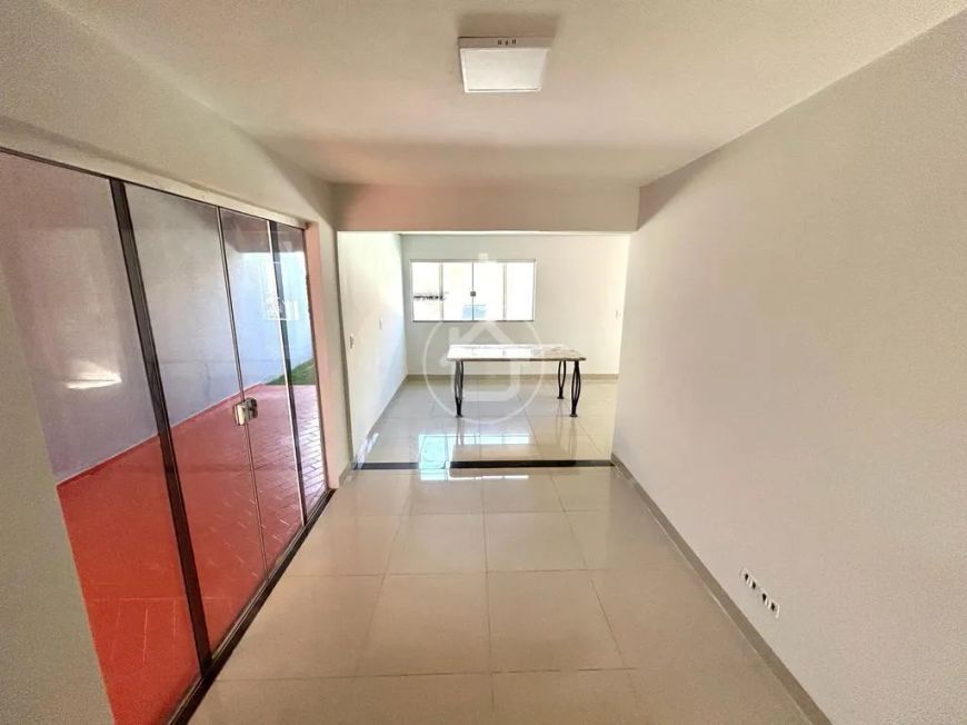 CASA COM 03 DORMITÓRIOS E PISCINA NO PARATI