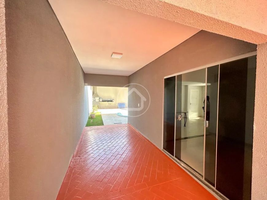 CASA COM 03 DORMITÓRIOS E PISCINA NO PARATI