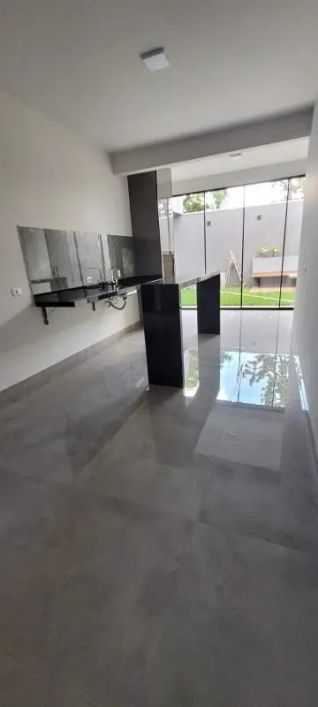 Casa térrea moderna de fino no Bairro Seminário.