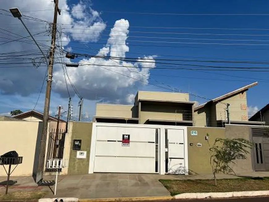 Casa com 3 quartos localizada no bairro Montevidéu