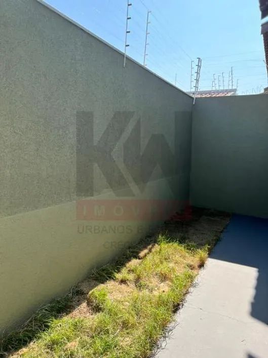 Casa com 3 quartos localizada no bairro Montevidéu