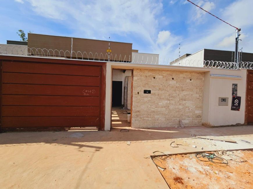 Casa em Construção no Bairro Rita Vieira