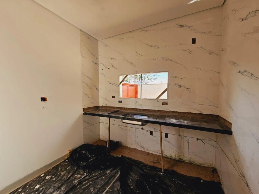 Casa em Construção no Bairro Rita Vieira