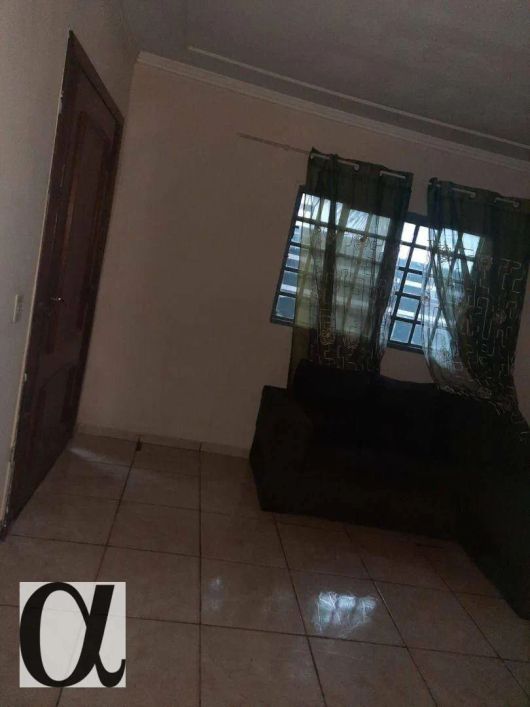 Casa com quintal amplo,piscina e 3 quartos.