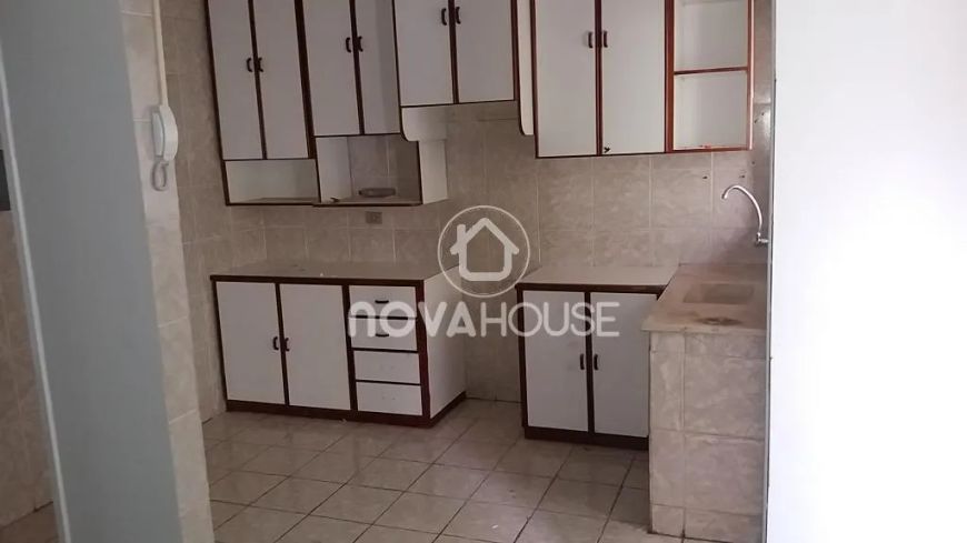 APARTAMENTO NA VILA CARLOTA.