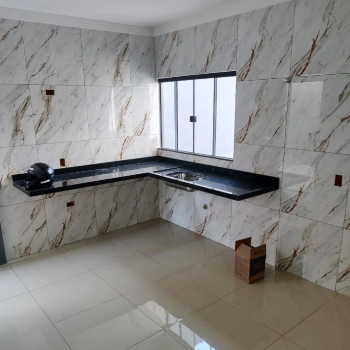 CASA DE 3 QUARTOS SENDO 1 APTO