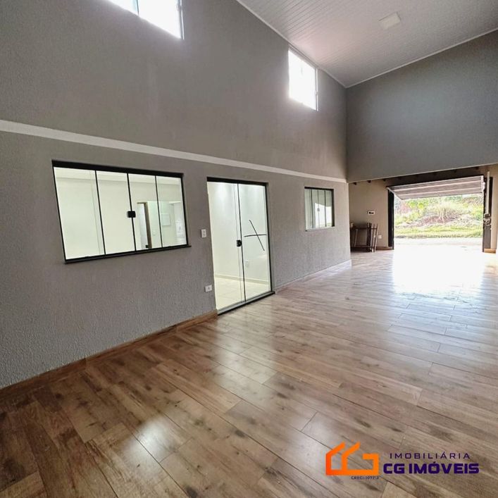 LINDA CASA REFORMADA COM AREA GOURMET