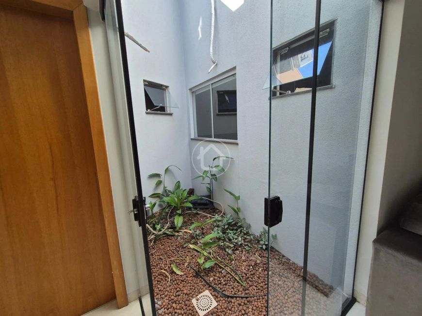 CASA 3 SUITES NO PANAMA COM ENERGIA SOLAR