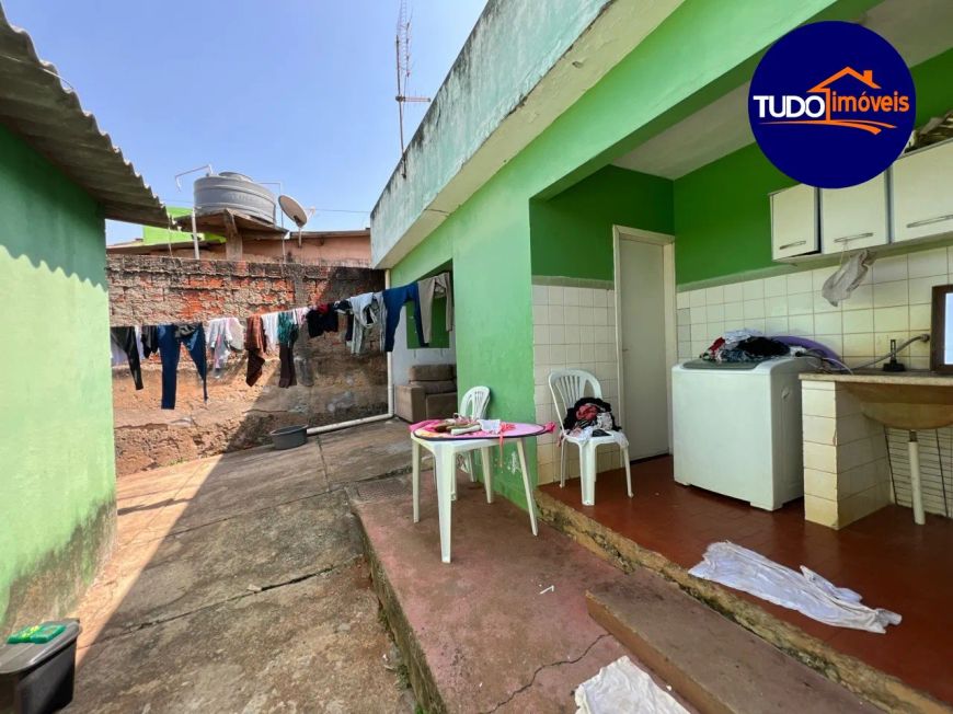 CASA COM 3 QUARTOS NO SETOR SUL DO GAMA, LOTE VAZADO