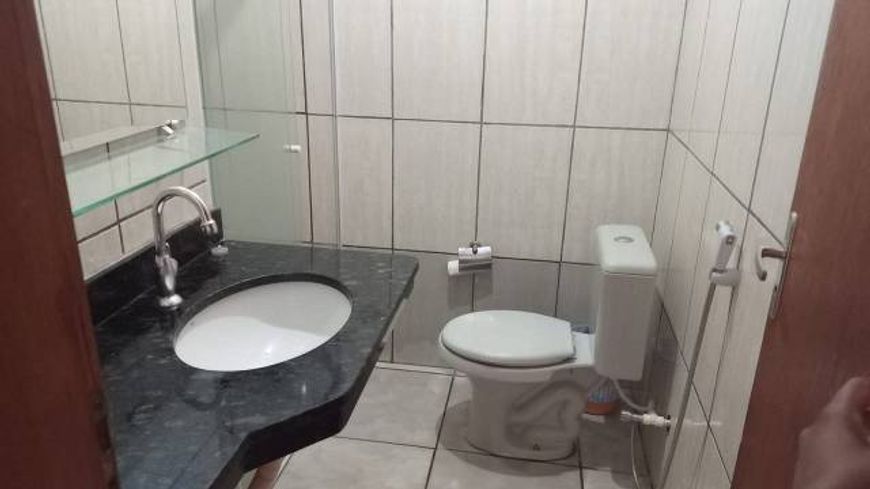 CASA COM 3 QUARTOS NO MONTE ALEGRE COM AMPLO TERRENO