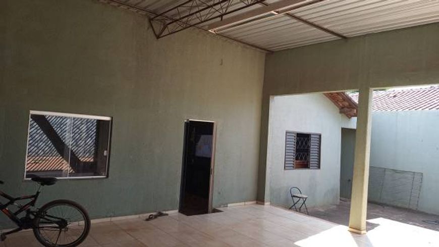 CASA COM 3 QUARTOS NO MONTE ALEGRE COM AMPLO TERRENO