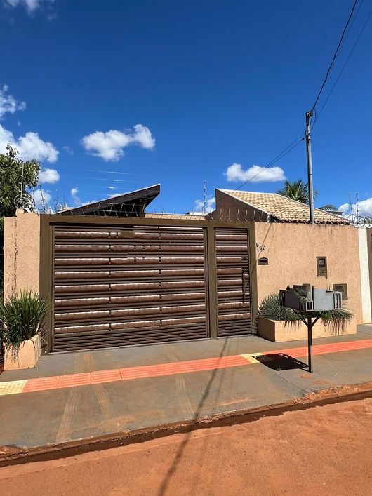 Linda casa com suíte no Jardim Itamaracá