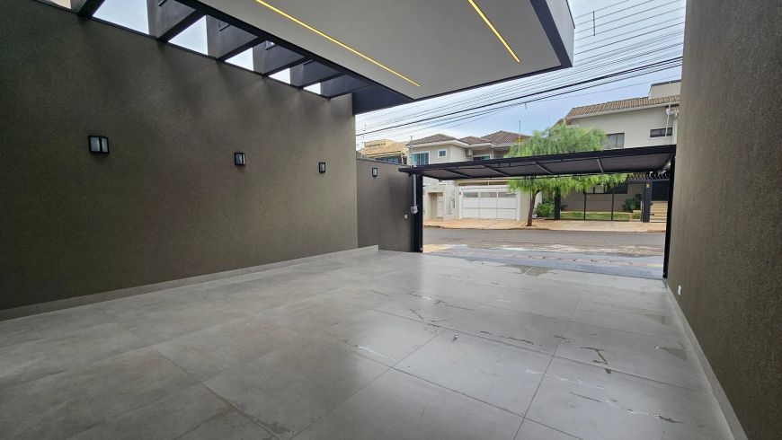 Linda casa com 3 suítes, Escritório e Piscina aquecida.