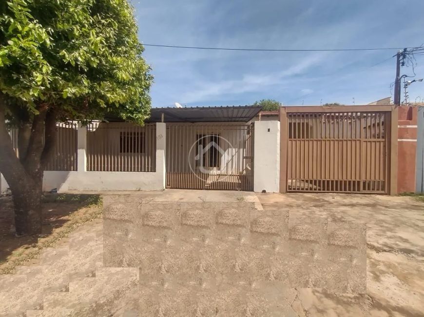 CASA 3 QUARTOS COM SALÃO - VILA SILVIA REGINA