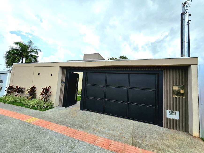 *Belíssima Casa Térrea nova a venda com 3 suítes, espaço gourmet e piscina. Bairro Vila Nascente.