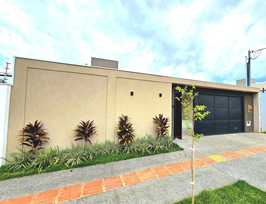 *Belíssima Casa Térrea nova a venda com 3 suítes, espaço gourmet e piscina. Bairro Vila Nascente.