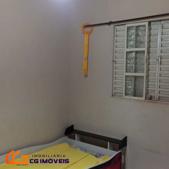 2 Casas á venda em um terreno de esquina com Asfalto no Bairro Ramez Tabet em Campo Grande - MS