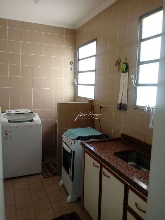Apartamento reformado com vista livre na região central