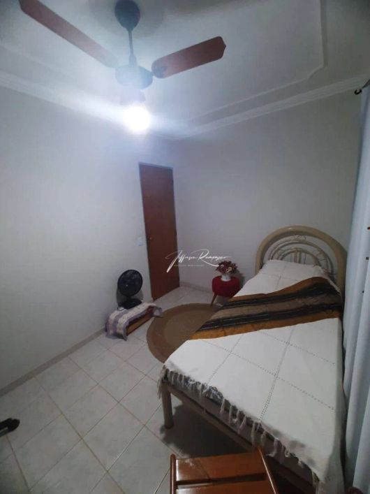 Apartamento reformado com vista livre na região central