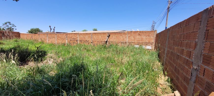Lote / Terreno em Jardim Centenario - Campo Grande