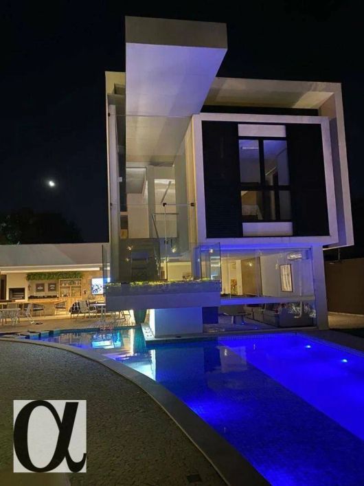 SOBRADO LUXUOSO NO ITANHANGÁ