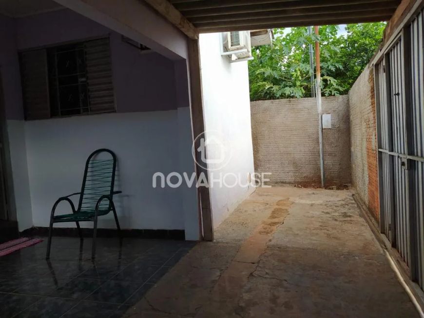 CASA COM DOIS DORMITÓRIOS NO AERO RANCHO