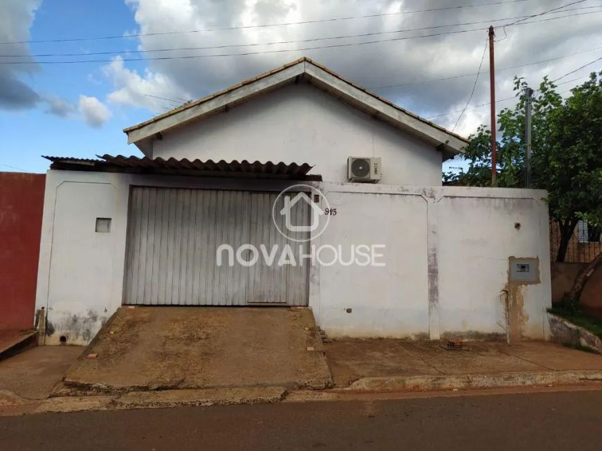 CASA COM DOIS DORMITÓRIOS NO AERO RANCHO