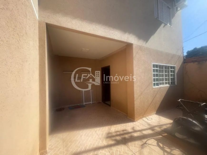 Imperdível oportunidade de adquirir casa com 2 quartos, 2 salas, 2 banheiros e garagem na Vila Tavei