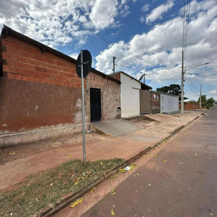 Casas á venda, 3 casas em um terreno de esquina em excelente localização em Campo Grande - MS