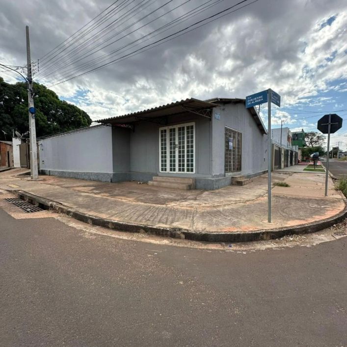 Casas á venda, 3 casas em um terreno de esquina em excelente localização em Campo Grande - MS