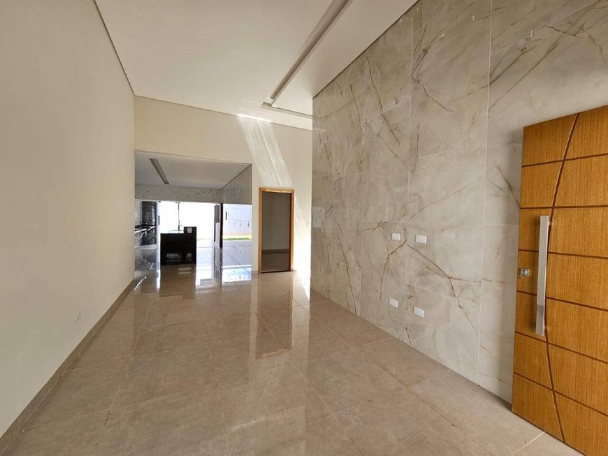 Casa térrea com piscina