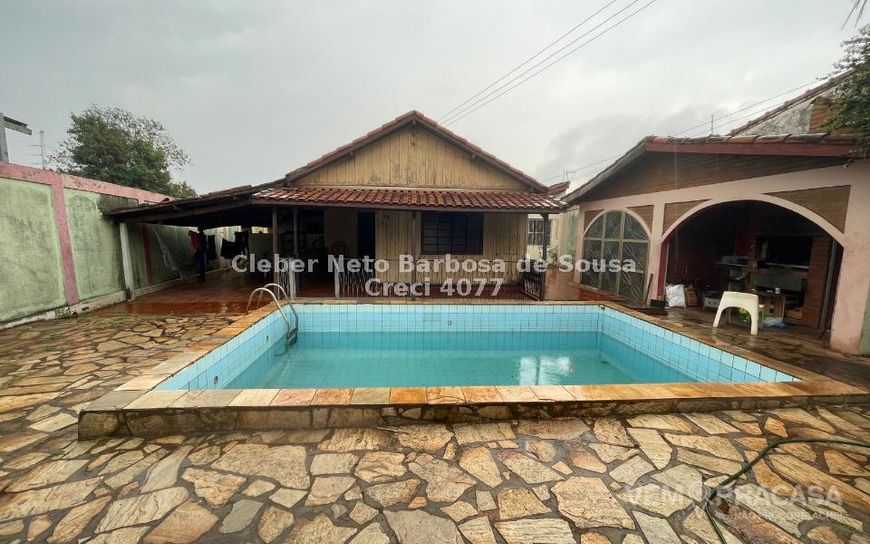 VENDO CASA COM SALÃO COMERCIAL!