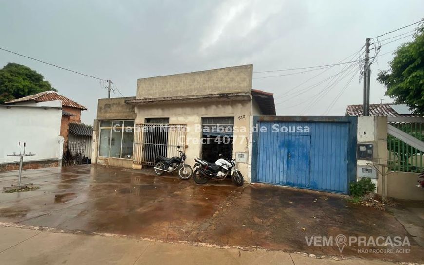 VENDO CASA COM SALÃO COMERCIAL!