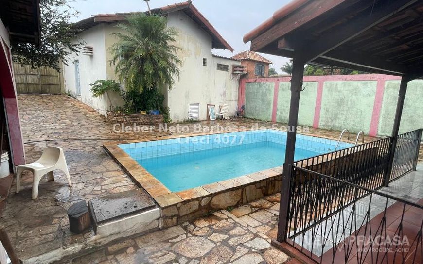 VENDO CASA COM SALÃO COMERCIAL!