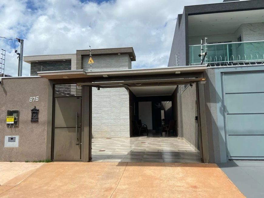 Casa com 3 quartos, sendo 1 suíte no Montevidéu