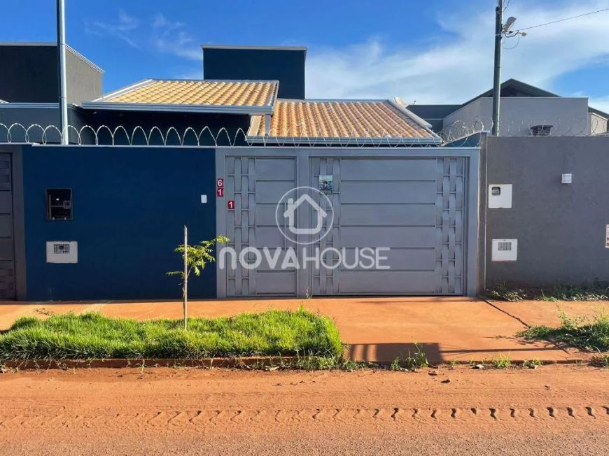 CASA COM 3 DORMITÓRIOS À VENDA