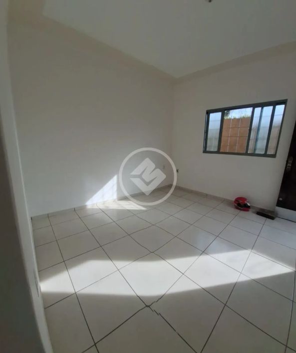 CASA 2 QUARTOS SENDO UMA SUÍTE A VENDA PRÓXIMO A JULIO DE CASTILHO. codigo: 108892