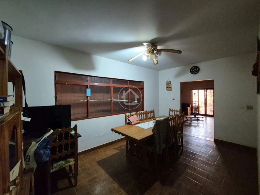 CASA COM 3 DORMITORIOS E PISCINA - VILA SOBRINHO