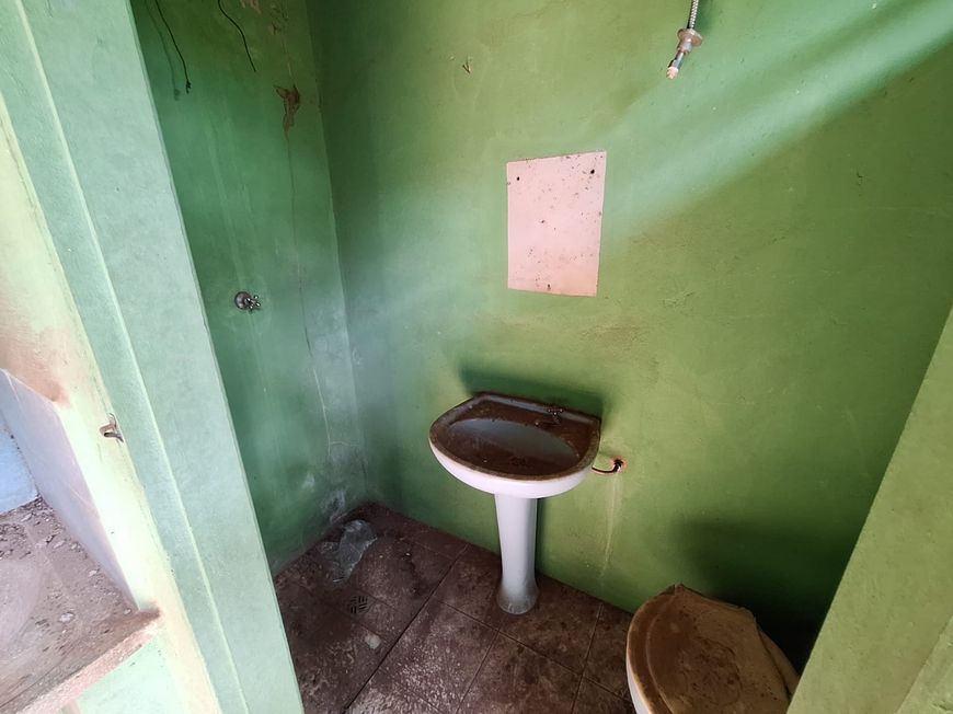 Casa para venda com 90 metros quadrados com 4 quartos