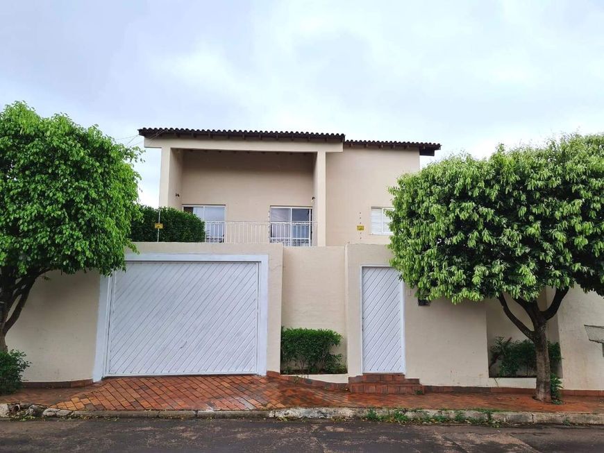 Sobrado à venda, 4 quartos, 5 vagas, Jardim TV Morena - Campo Grande/MS