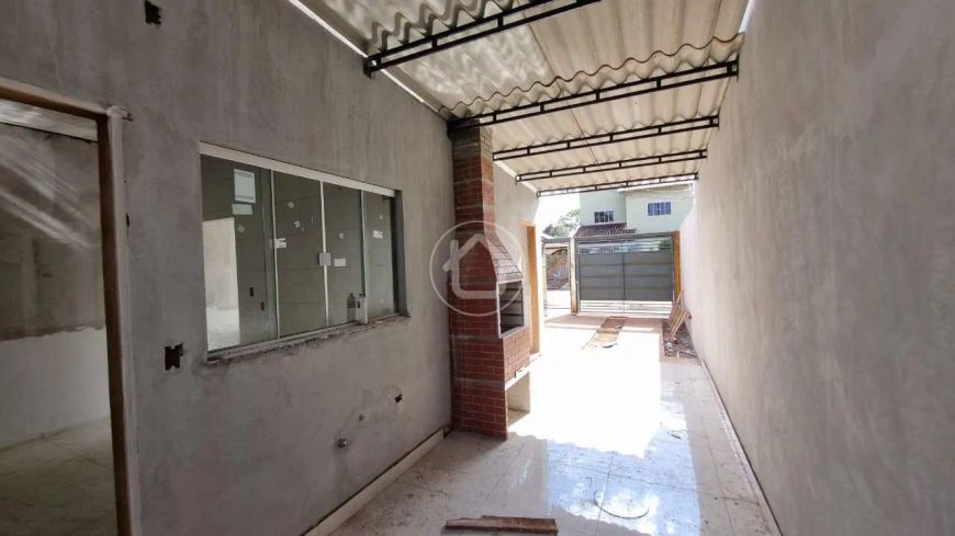 COM CHURRASQUEIRA, 2 VAGAS E ÓTIMO ESPAÇO LIVRE