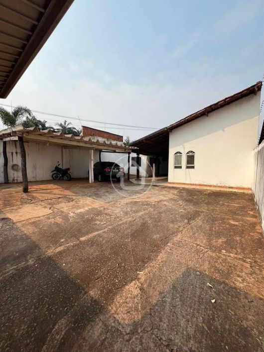 CASAS COM 3 KITNETES EXCELENTE INVESTIMENTO