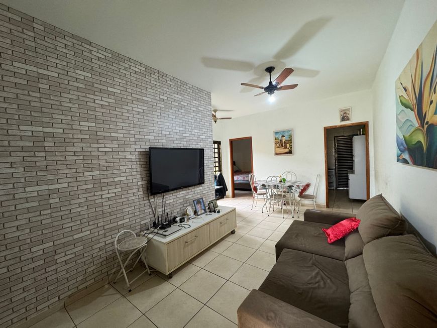 Casa c/ 03 qtos sendo 01 suite
